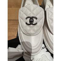 Chanel Chaussons/Ballerines en Cuir en Blanc