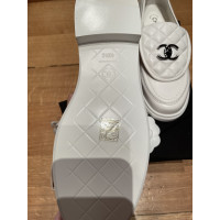 Chanel Chaussons/Ballerines en Cuir en Blanc