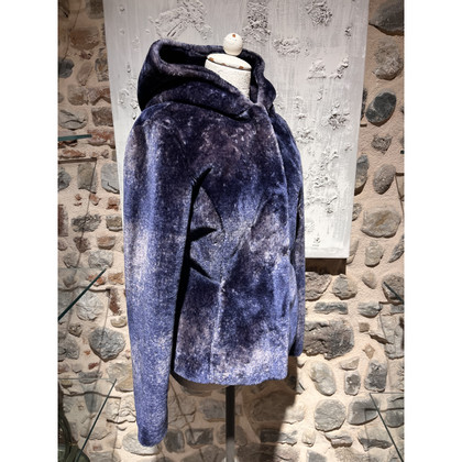 Armani Jeans Jacke/Mantel aus Pelz in Violett