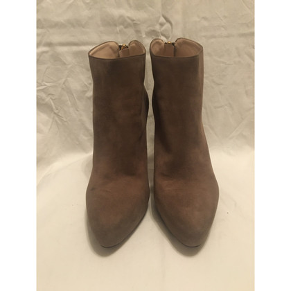 Prada Bottines en Daim en Taupe