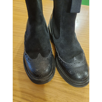 Trickers Stiefeletten aus Wildleder in Schwarz