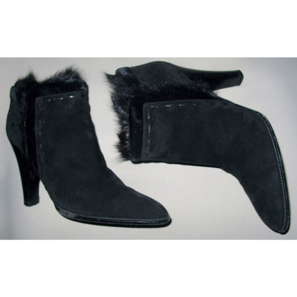 Yves Saint Laurent Ankle boots Suede in Black