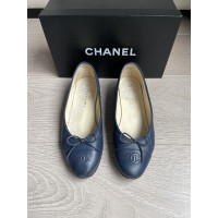 Chanel Chaussons/Ballerines en Cuir en Bleu