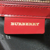 Burberry Umhängetasche aus Leder in Bordeaux