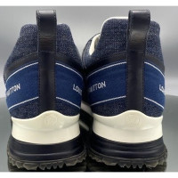 Louis Vuitton Sneakers Denim in Blauw