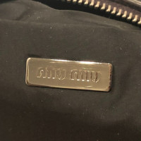 Miu Miu Handtasche aus Lackleder in Schwarz