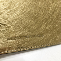 Alexander Wang Clutch aus Leder in Gold