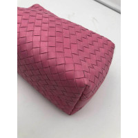 Bottega Veneta Clutch aus Leder in Rosa / Pink