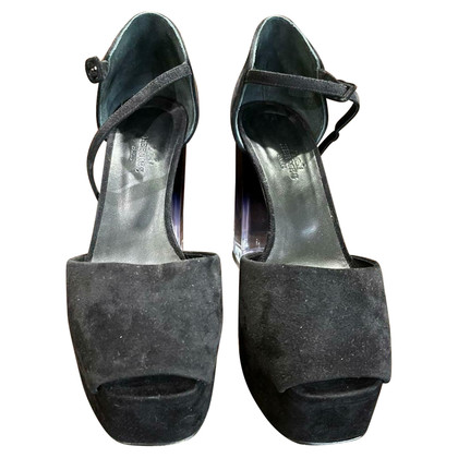 Hermès Sandalen aus Wildleder in Schwarz