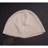 Fendi Chapeau/Casquette en Viscose en Beige