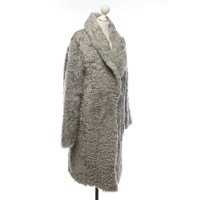 Arma Jacke/Mantel aus Pelz in Grau