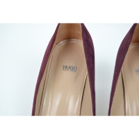 Hugo Boss Pumps/Peeptoes Suede in Bordeaux