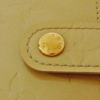 Louis Vuitton Agenda Fonctionnel PM 10cm aus Lackleder in Gelb