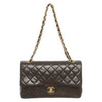 Chanel Classic Flap Bag aus Leder in Braun