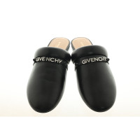 Givenchy Slippers/Ballerina's Leer in Zwart