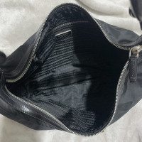 Prada Handtasche aus Canvas in Schwarz