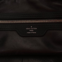 Louis Vuitton Handtasche aus Wildleder in Taupe