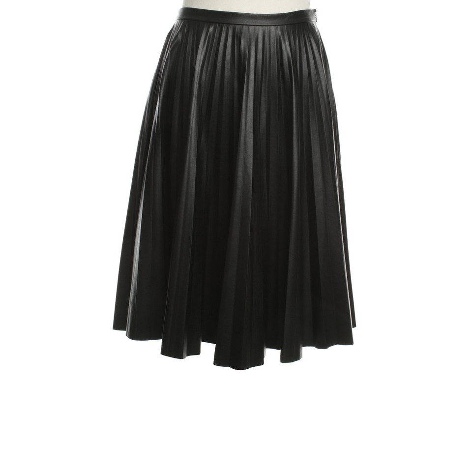 Max Mara skirt in leather look