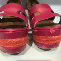 Hermès Sandalen Leer in Roze
