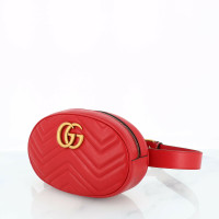 Gucci GG Marmont Matelassé Belt Bag aus Leder in Rot