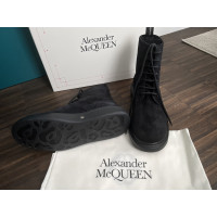 Alexander McQueen Stivali in Pelle scamosciata in Nero