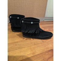 Minnetonka Ankle boots Leather in Black