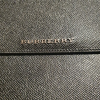 Burberry Reisetasche aus Leder in Schwarz