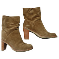 Robert Clergerie Suede Ankle Boots in khaki 