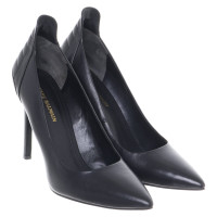Pierre Balmain pumps made of leather