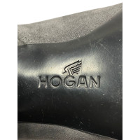 Hogan Stiefel aus Wildleder in Grau