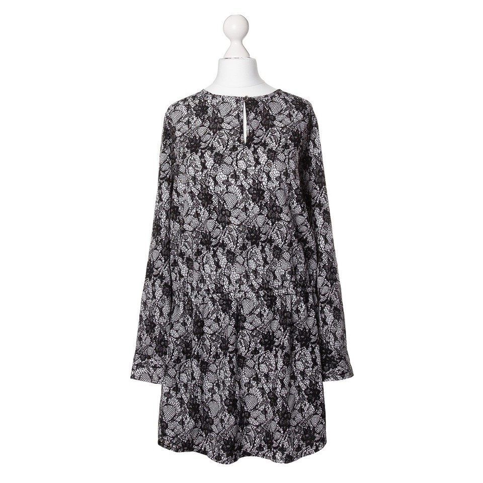 Vince Camuto Kleid mit Muster