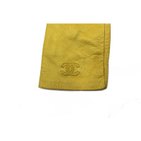 Chanel Handschuhe aus Leder in Gelb