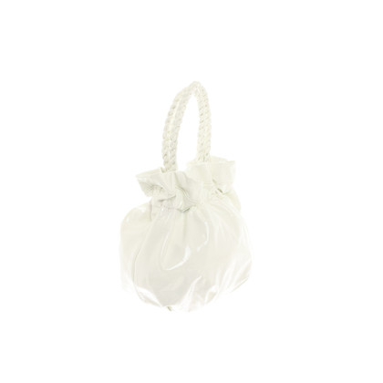 Staud Handtasche aus Lackleder in Weiß