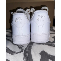 Nike Sneakers aus Leder in Weiß