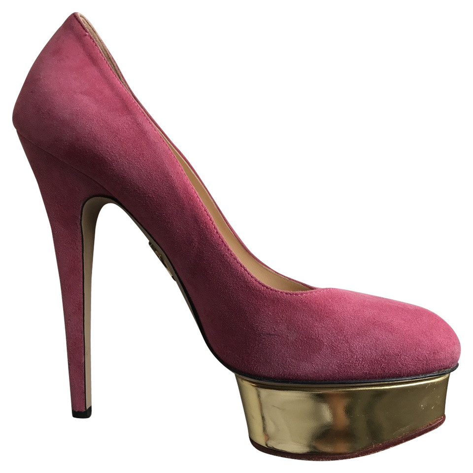 Charlotte Olympia pumps in het roze