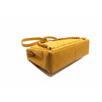 Chanel Sac à dos en Cuir en Jaune