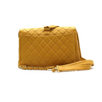 Chanel Rucksack aus Leder in Gelb