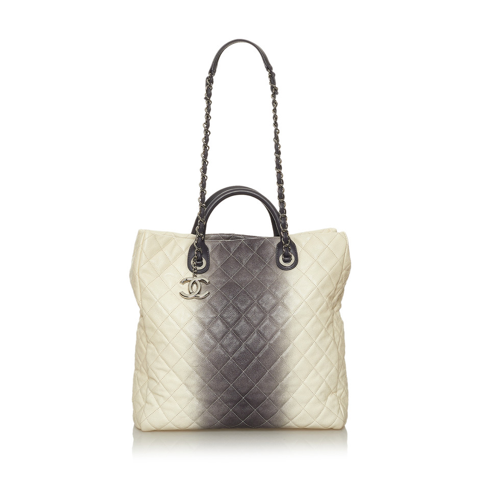 Chanel Sac fourre-tout en Cuir en Blanc