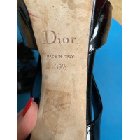 Christian Dior Sandalen aus Lackleder in Schwarz