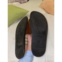 Burberry Sandalen aus Pelz in Braun
