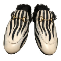 Gucci Slipper/Ballerinas aus Leder
