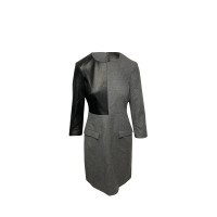 Alexander McQueen Kleid aus Wolle in Grau