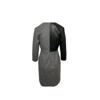 Alexander McQueen Kleid aus Wolle in Grau