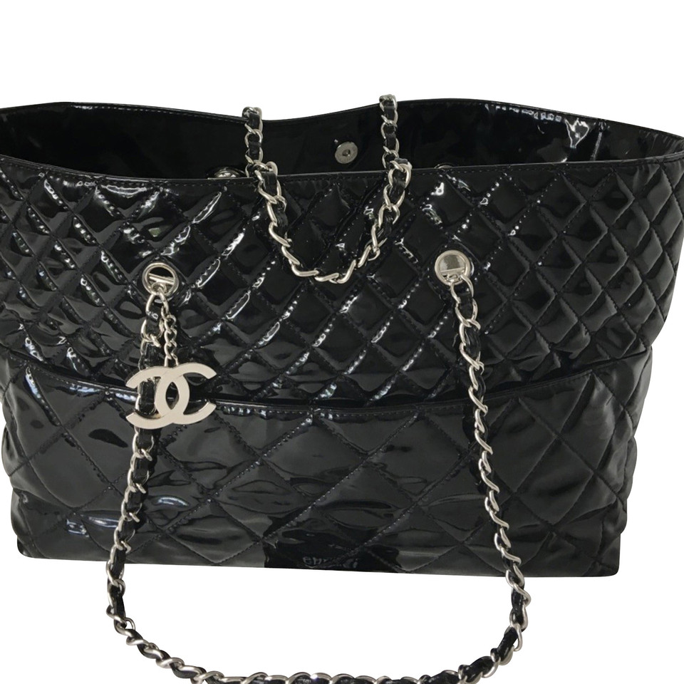 Chanel Shopper aus Lackleder