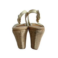Carshoe Chaussures compensées en Cuir verni en Beige