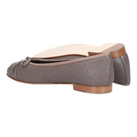 Chanel Slippers/Ballerinas Leather in Taupe