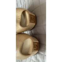 Fendi Chaussures compensées en Cuir en Beige