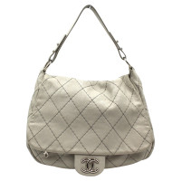 Chanel Flap Bag aus Leder in Weiß
