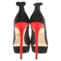 Charlotte Olympia Pumps in Schwarz/Rot
