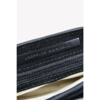Loeffler Randall Umhängetasche aus Leder in Schwarz
